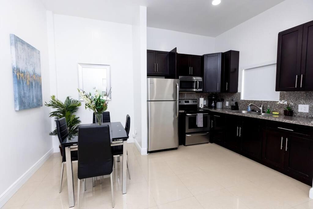 Comfortable 4Br Townhome At Calle 8 ไมอามี ภายนอก รูปภาพ